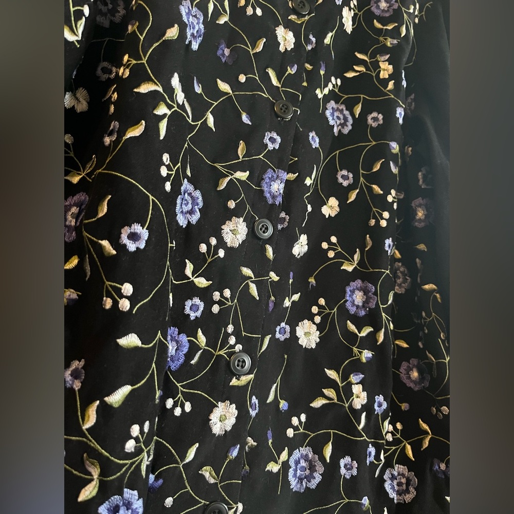 JM Collection Floral Button Up - Picture 2 of 4